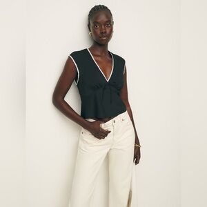 REFORMATION, Cherry Cotton, V-Neck, Cropped top, Black & White, sz 10